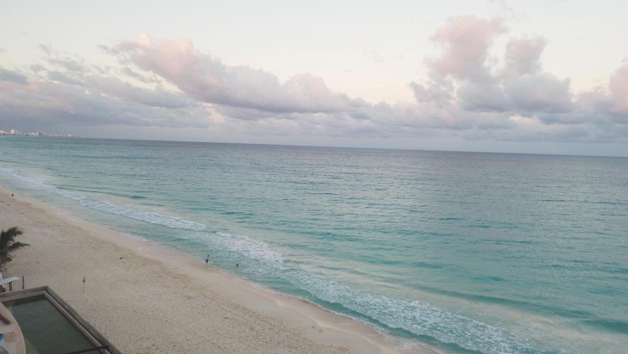 “Magic Sunrise At Cancun” Exterior foto