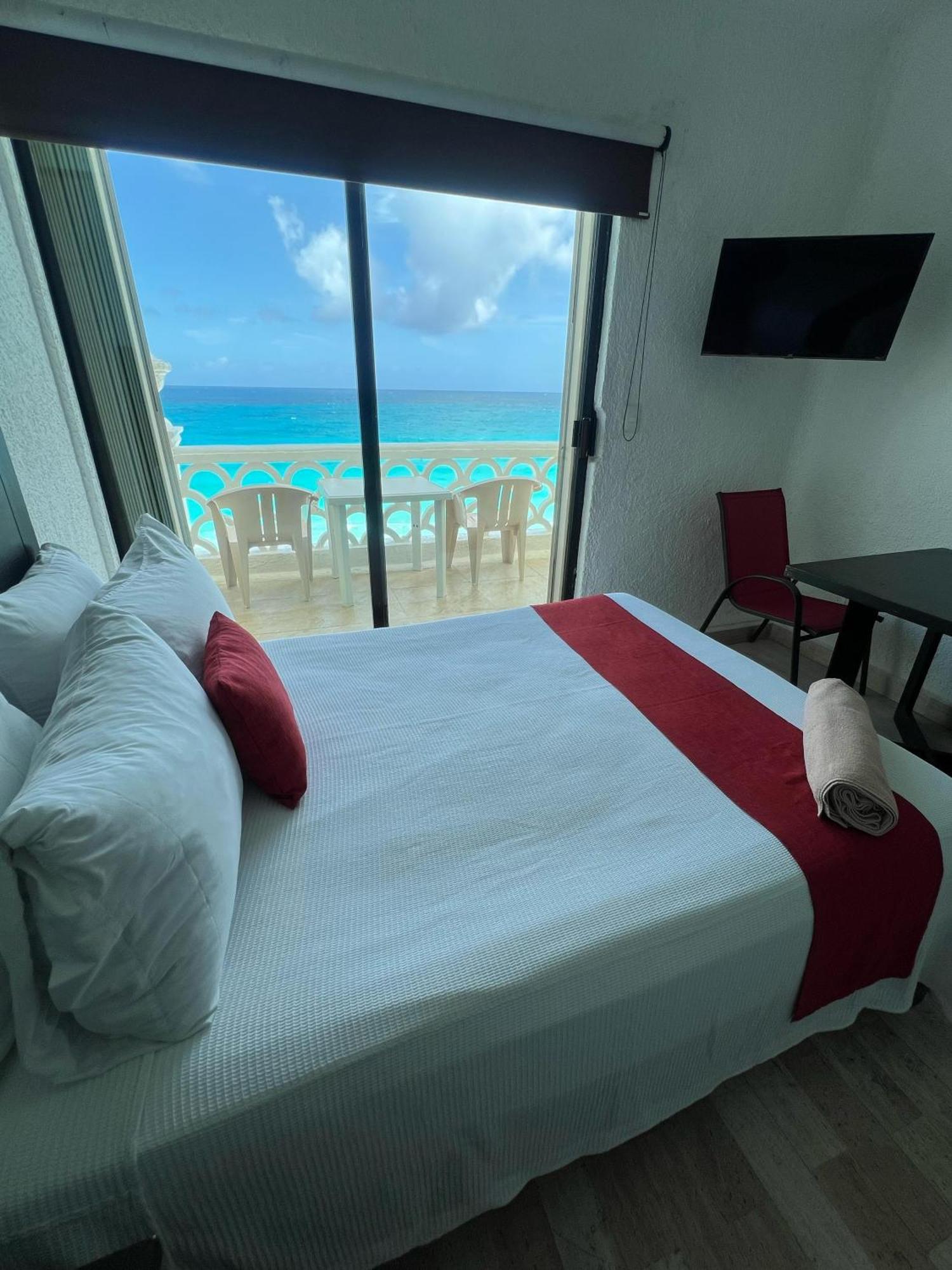 “Magic Sunrise At Cancun” Exterior foto